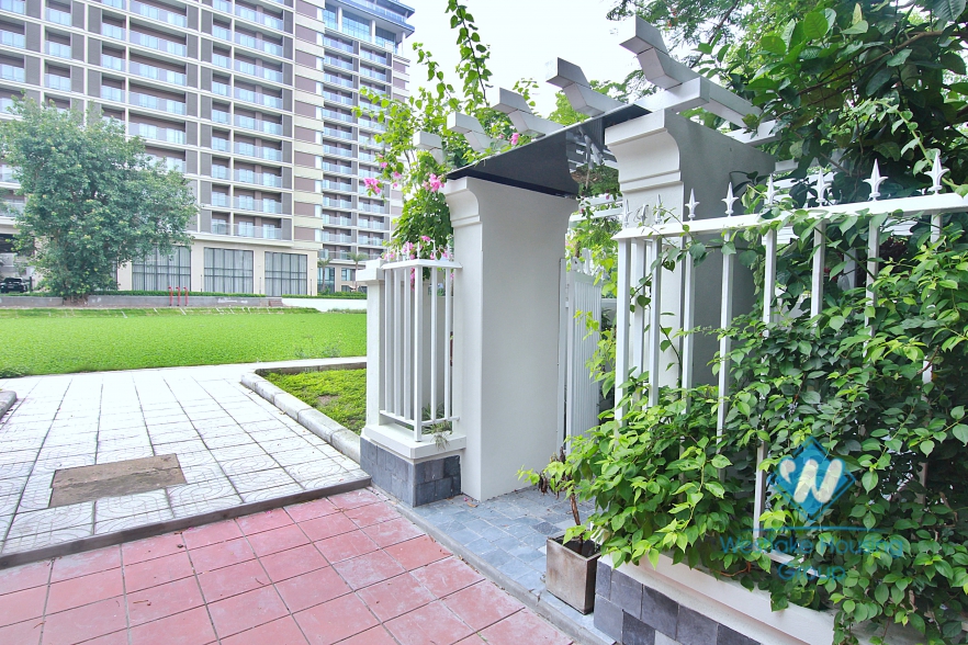 Cosy house with large yard and garden for lease in Xuan Dieu street, Tay Ho, Hanoi